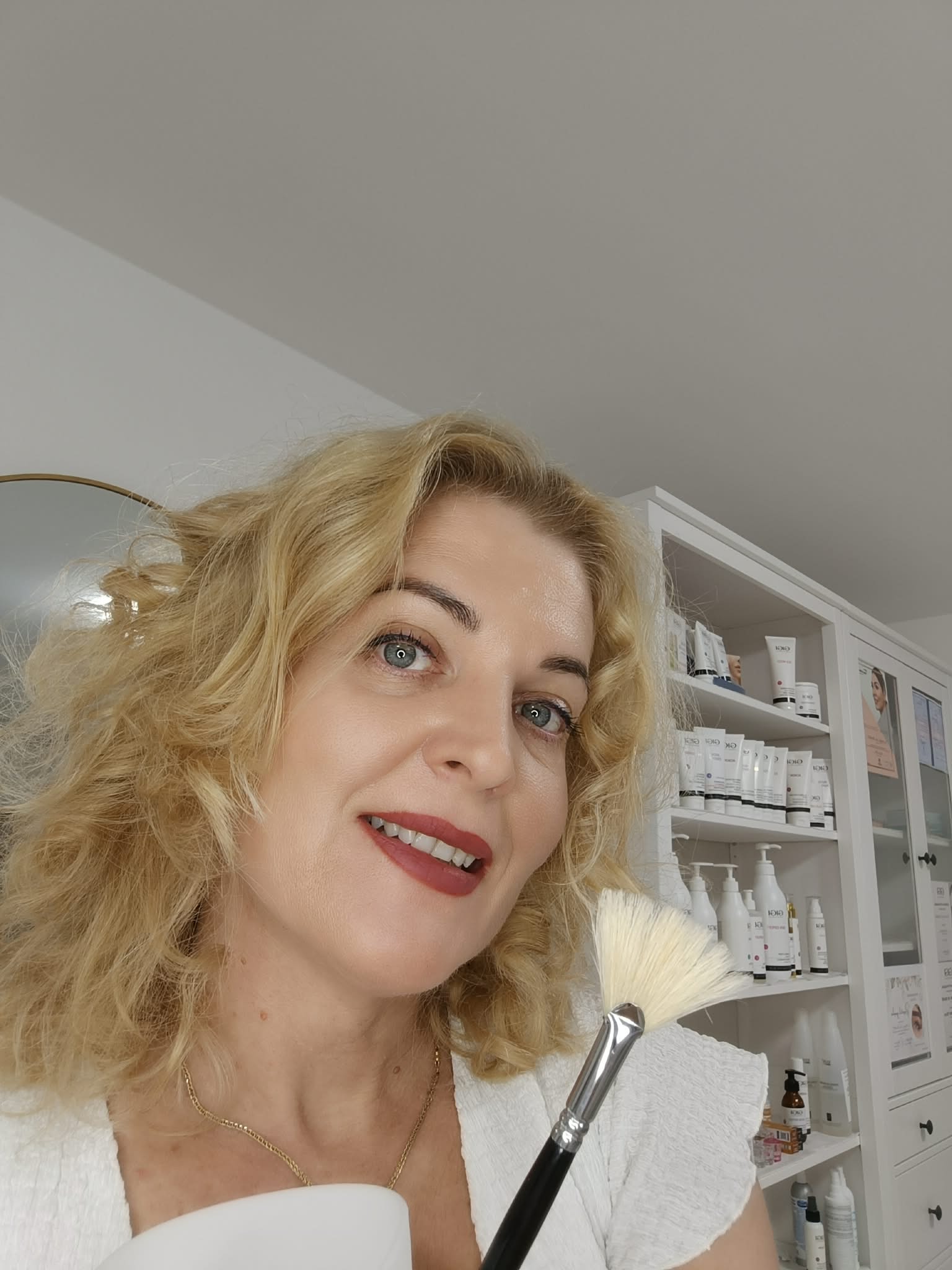 Ragyogást fokozó AHA savas peeling kezelés